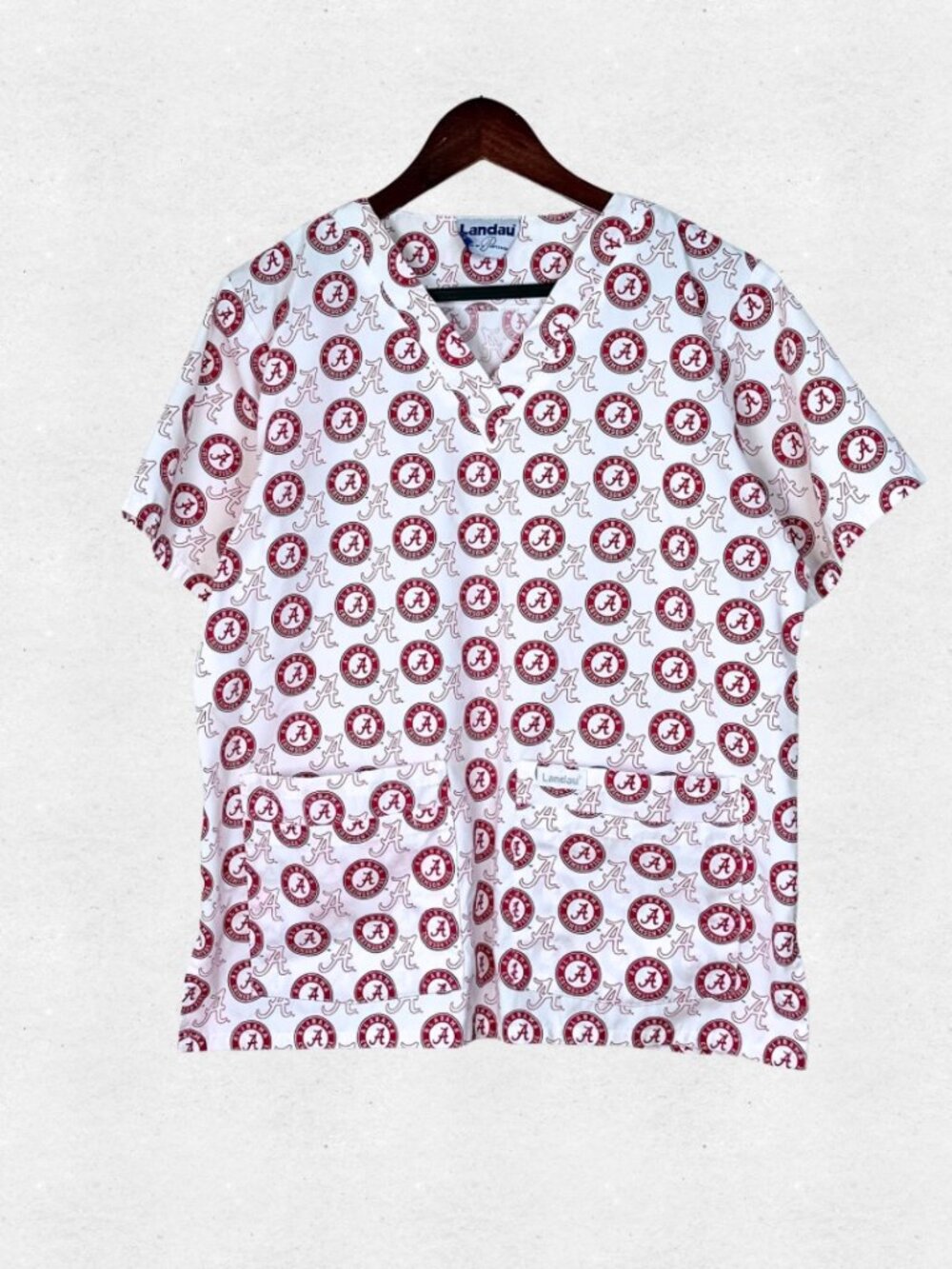 University of Alabama Crimson Tide Landau Scrub Top Womans Medium Nurse Pockets